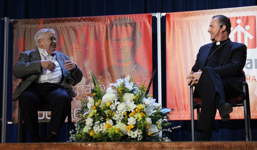 Luis Manuel Moral y el cardenal Ángel Fernández Artime en el homenaje. Foto: Rodrigo Moreno Quicios
