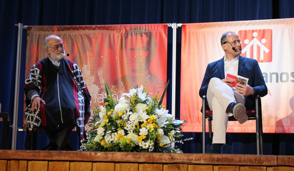 El cardenal Cristóbal López Romero y Alberto López en los salesianos de Atocha