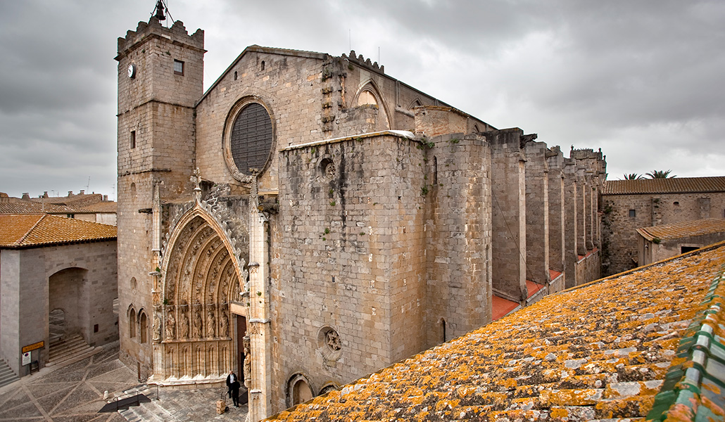 No fue basílica hasta 2006, pero para todos los locales era «la catedral del Ampurdán»