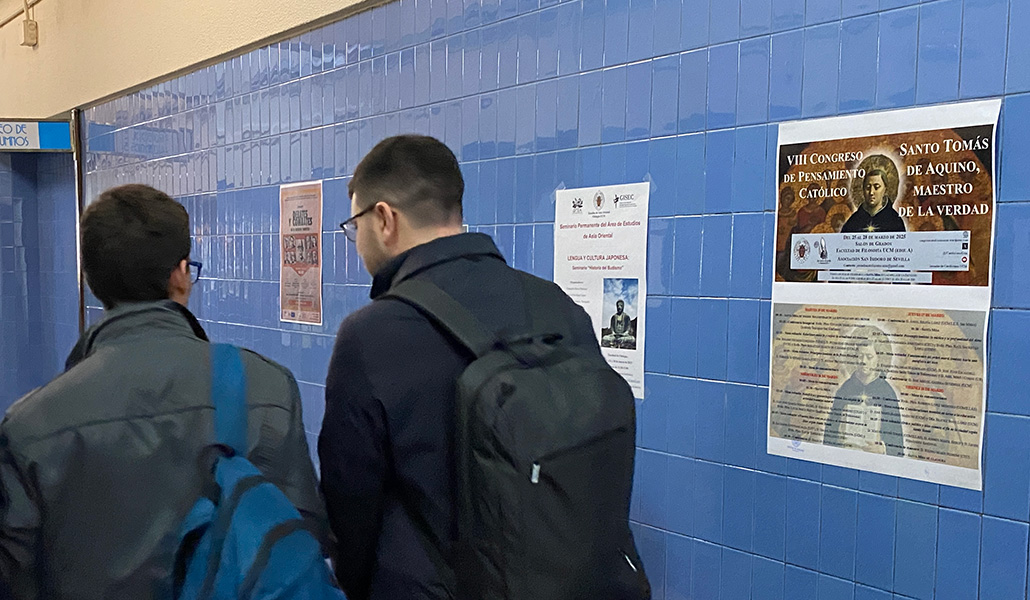 La imagen del Aquinate en los pasillos de la facultad
