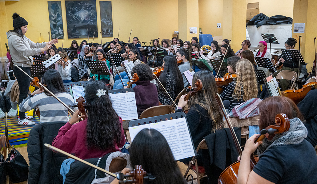 La Orquesta Cibeles ensaya en la parroquia Nuestra Señora del Pilar