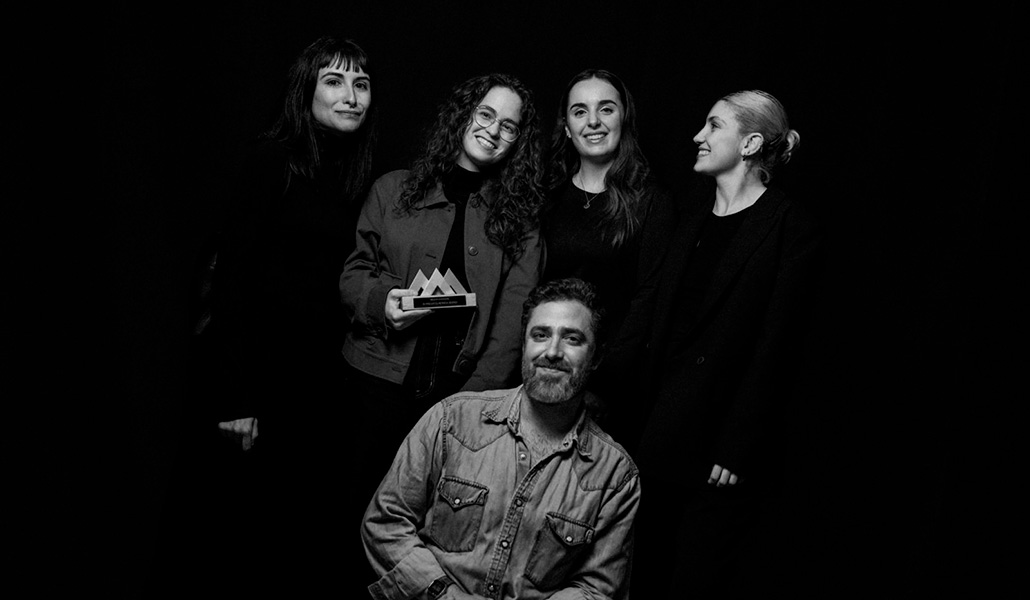 Los periodistas Sofía Sisqués, Isabella Carril-Zerpa, José Bautista, Emma Esser, María Mateo