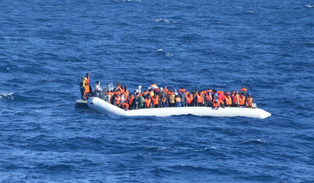 Migrantes llegando a las islas Canarias