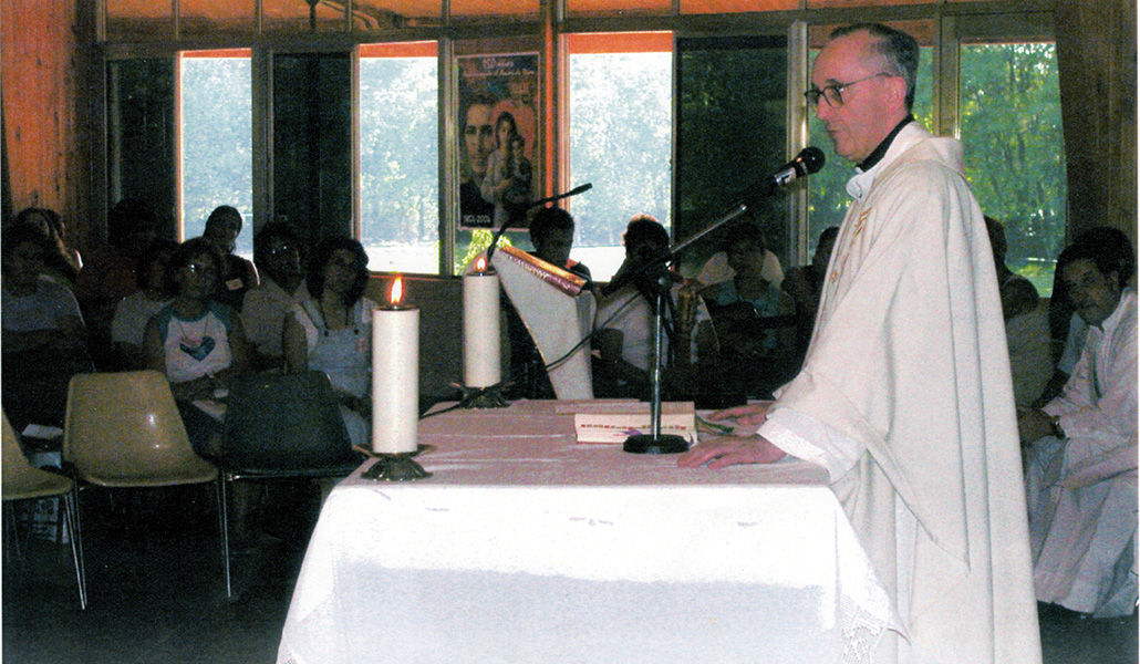 Celebración de Bergoglio en una capilla de villa de miseria
