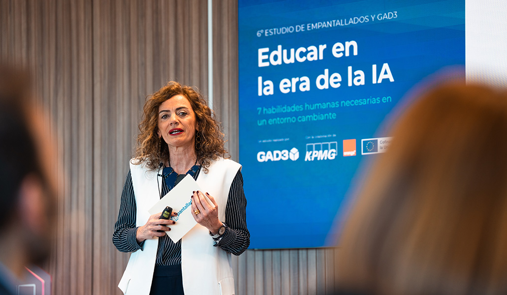 La directora de Empantallados durante la presentación del estudio