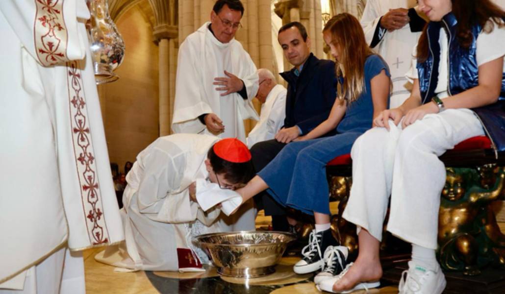Lavatorio de los pies este Jueves Santo en la catedral de la Almudena
