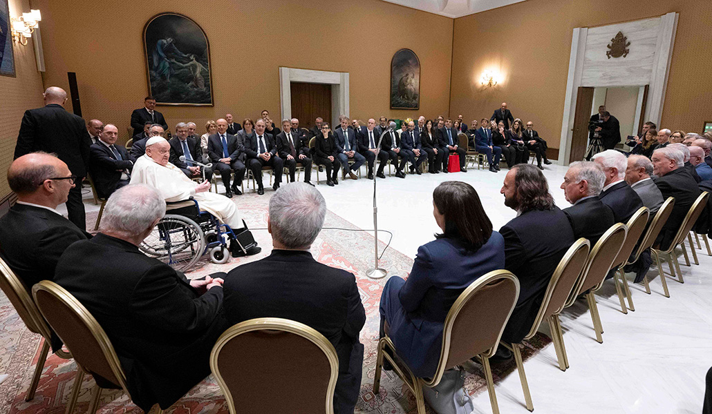 El Papa con los médicos del Gemelli