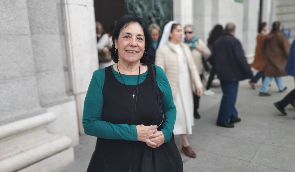 María Yela a la salida de la catedral de la Almudena