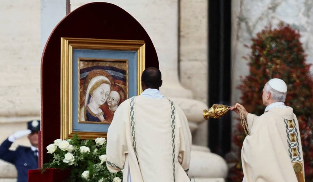 El icono de la Virgen del Buen Consejo ha estado presente durante toda la ceremonia