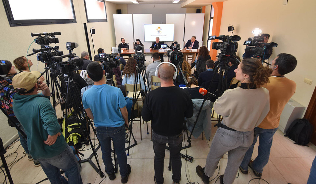 Iceta y el resto de la comisión gestora durante la rueda de prensa