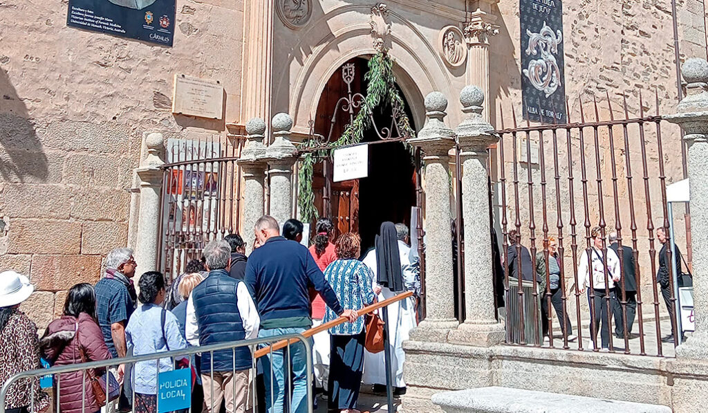 Las colas en el acceso a la basílica han sido continuas estos días