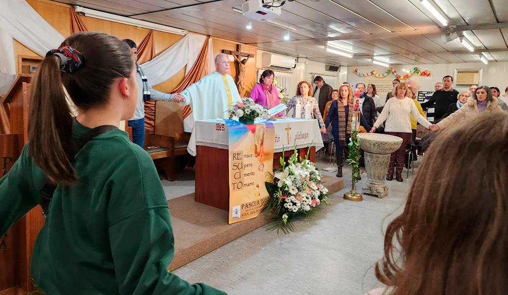 Nuestra Señora de las Rosas apuesta por mezclar a niños y mayores en la misma formación