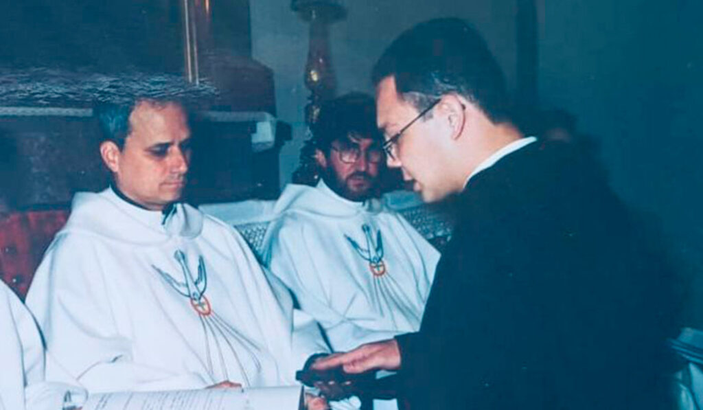 Justo Díaz pronunciando los votos solemnes ante su maestro Prevost