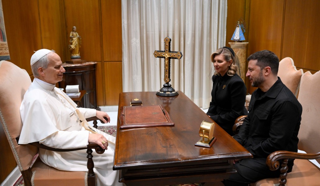 El Santo Padre con el presidente ucraniano, Volodímir Zelenski, y su mujer el pasado domingo.