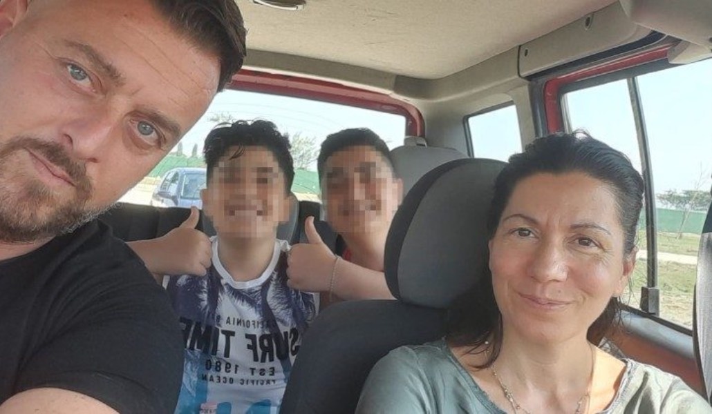 Gustavo y Manuela con sus hijos.