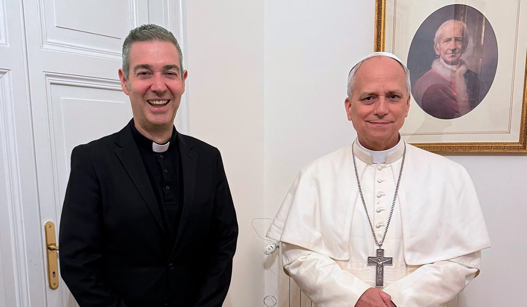 Bertomeu durante el encuentro de una tarde entera con el Papa