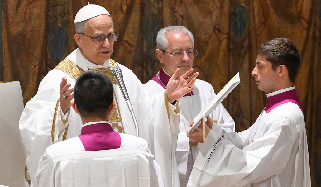 León XIV celebra su primera Misa como Papa con los cardenales que lo eligieron