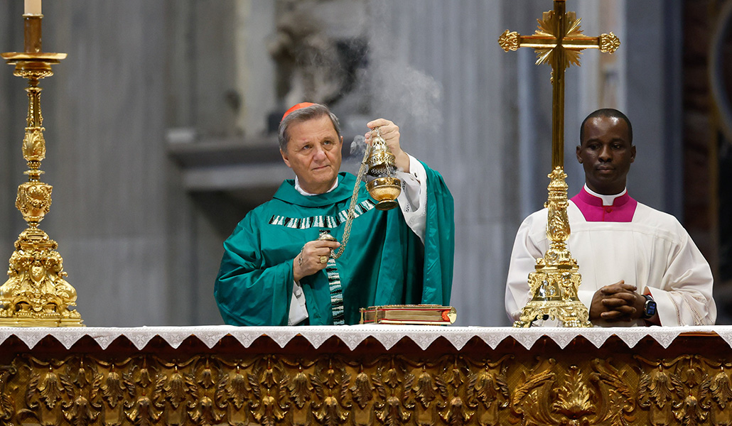 Mario Grech durante una Misa en San Pedro en 2024
