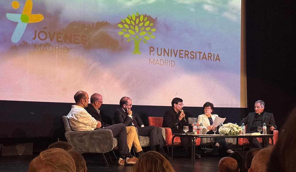 Encuentro convocado por el secretariado de Pastoral Universitaria de la Archidiócesis de Madrid con el cardenal José Cobo