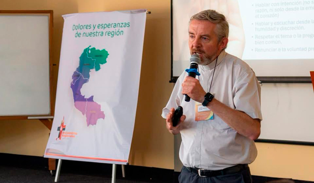 El secretario general adjunto del CELAM interviene en un encuentro formativo regional