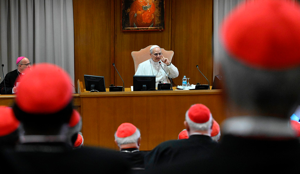 El Papa con los cardenales