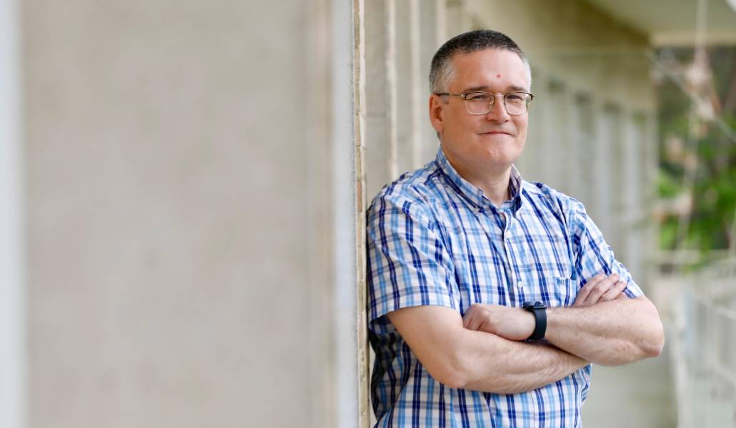 El sacerdote puso en marcha el centro de escucha de Tetuán.