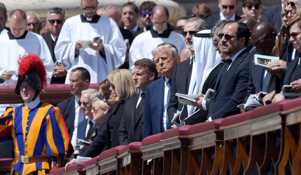 El presidente Trump en el vaticano durante el funeral por el Papa Francisco