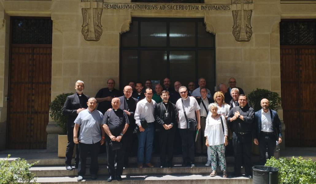 José Cobo en el Seminario Conciliar de Madrid con los sacerdotes del SARCU