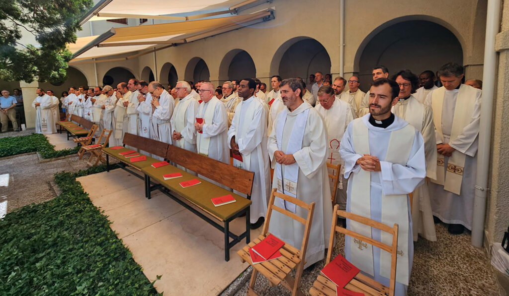 Numerosos sacerdotes de la archidiócesis participan en la celebración