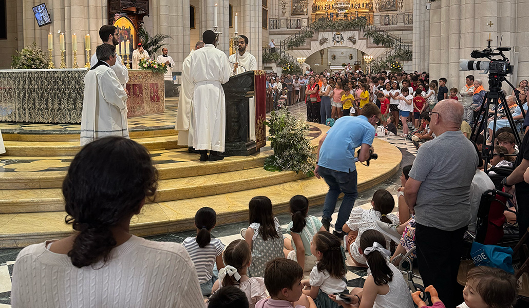 Jubileo de los Niños, las Familias y los Mayores celebrado en la catedral de la Almudena