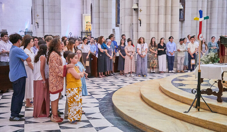 Un grupo de misioneros de Madrid son enviados a la misión durante el Jubileo