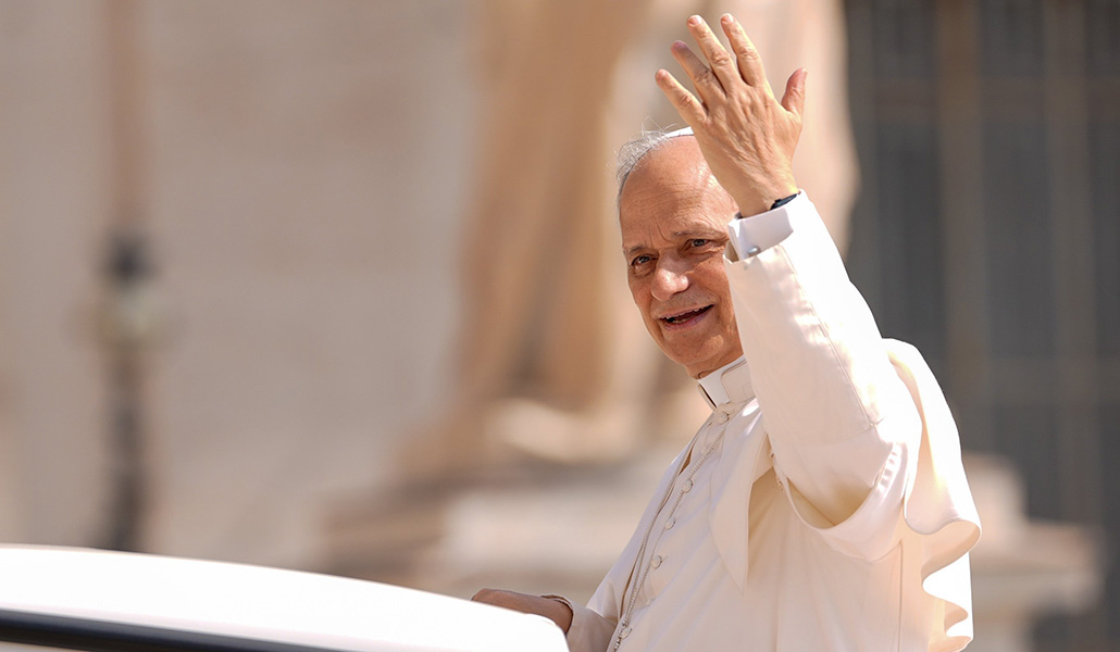 El Papa entrando a la plaza de San Pedro