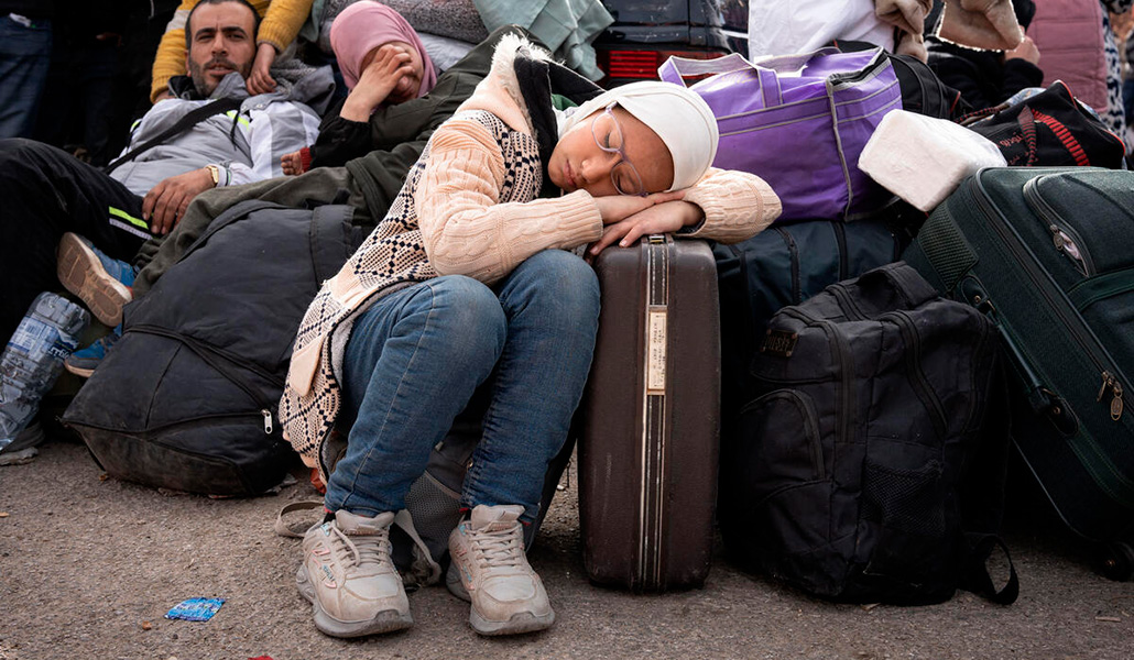 Zahraa, de 12 años, duerme en la frontera entre Siria y Líbano