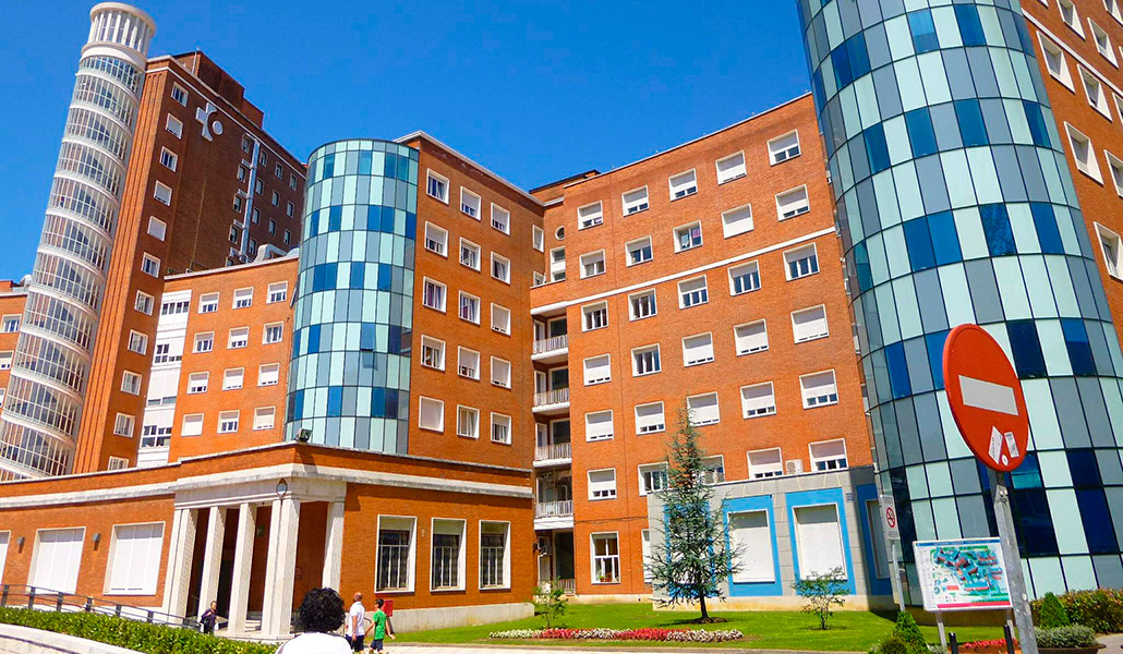 Fachada del Hospital de Cruces