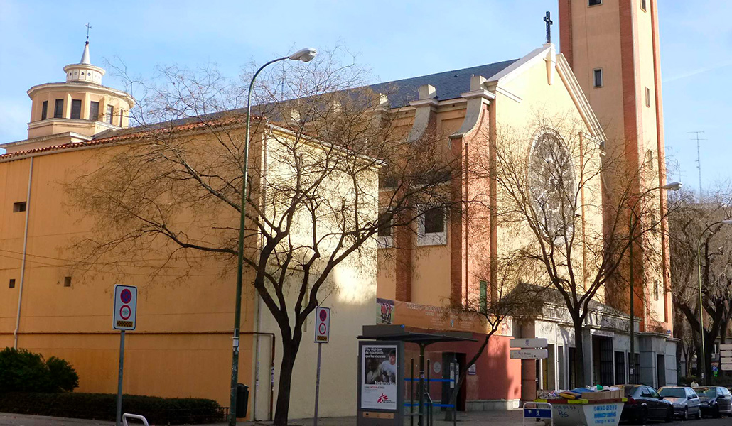 Iglesia de la Beata María Ana de Jesús, se aprecia su fachada del arquitecto Joaquín Núñez.