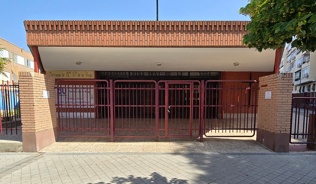 Fachada de la parroquia