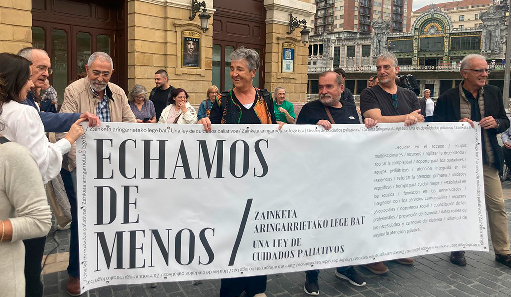 Echamos de Menos se creó en octubre para reivindicar mejor atención paliativa. Aquí en una concentración pública.