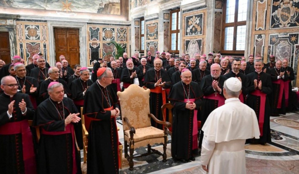 Durante el encuentro con los nuncios. Foto: Vatican News.