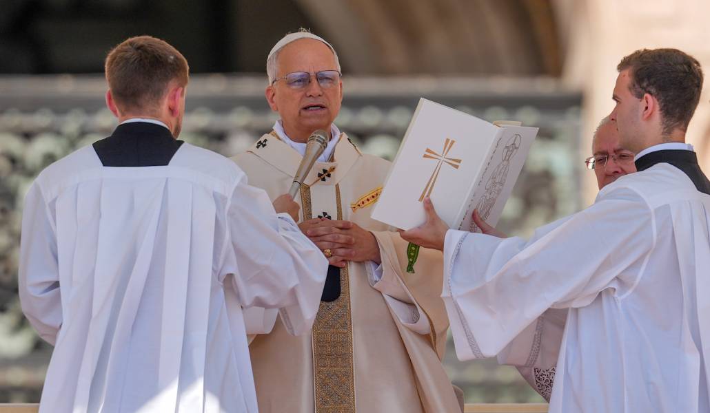 El Papa León XIV celebra la Misa en la plaza de San Pedro por el Jubileo de las Familias, los Niños, los Abuelos y los Ancianos