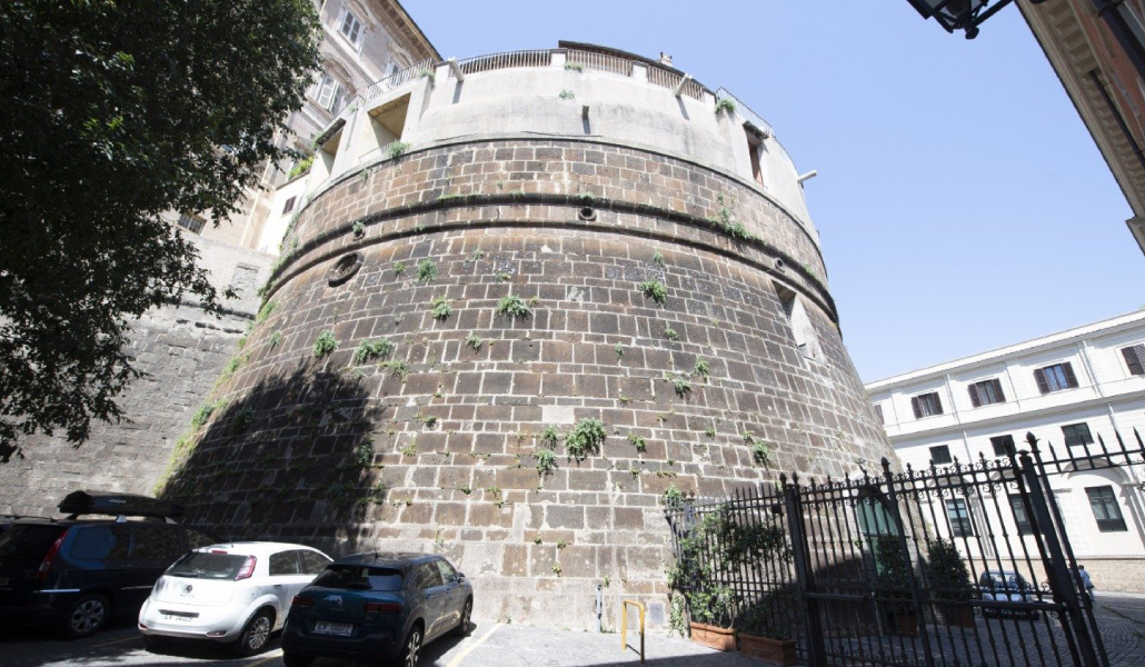 Fachada exterior del Instituto para las Obras de Religión