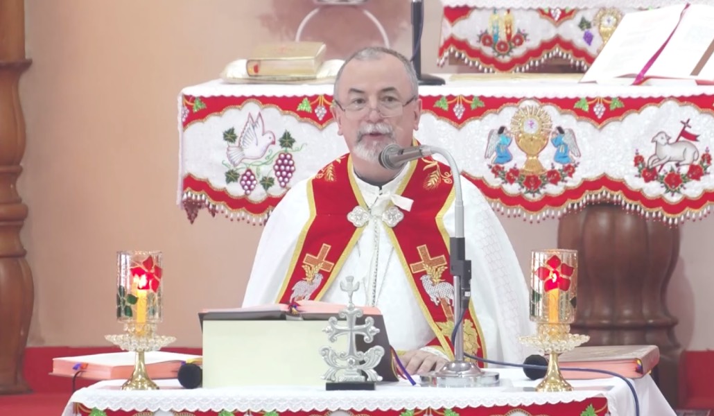 Vasil celebra Misa desde la sede de la Iglesia siro-malabar en agosto de 2023.