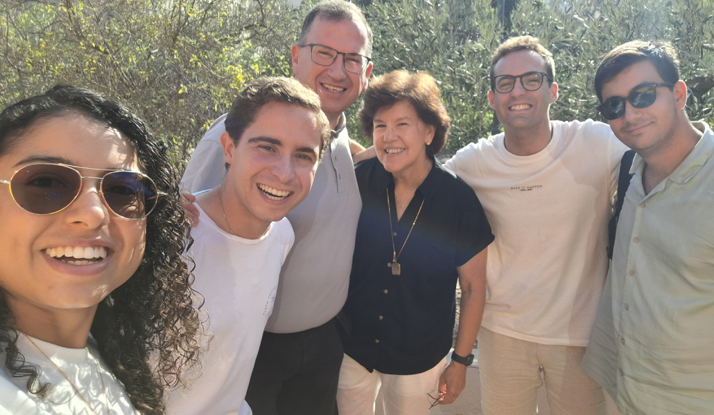 Jóvenes de Madrid, el rector el seminario y la delegada episcopal de Jóvenes en Aguadulce (Almería)