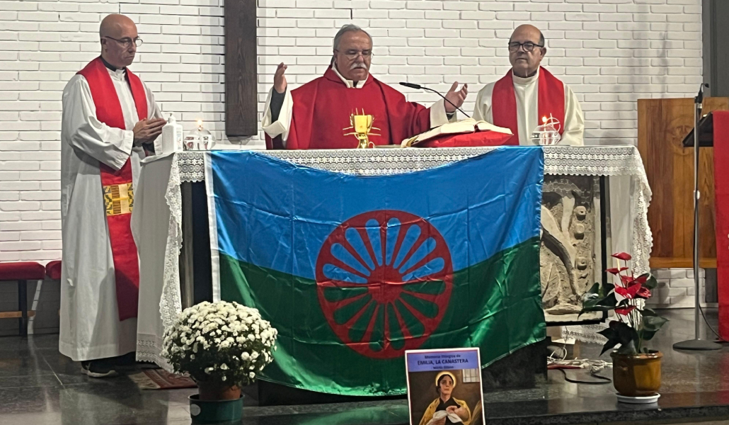 El consiliario de Pastoral Gitana celebra Misa en San Francisco de Paula.