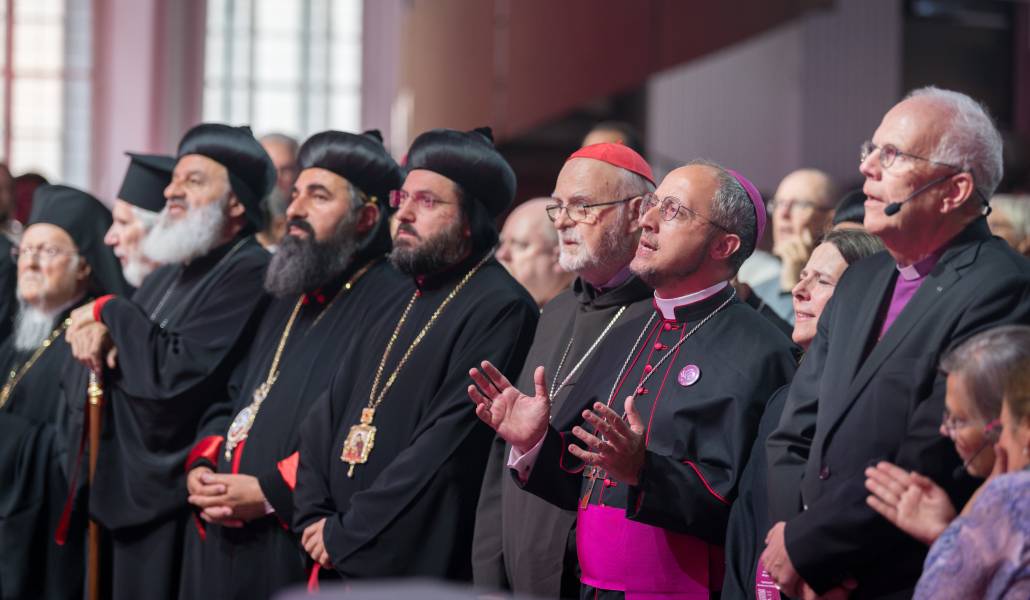 Evento celebrado en Estocolmo durante la Semana Ecuménica en el que se encuentran el arzobispo Flavio Pace junto al arzobispo luterano Martin Modéus de Uppsala, primado de la Iglesia de Suecia, el cardenal Anders Arborelius de Estocolmo y el patriarca ecuménico ortodoxo Bartolomé de Constantinopla