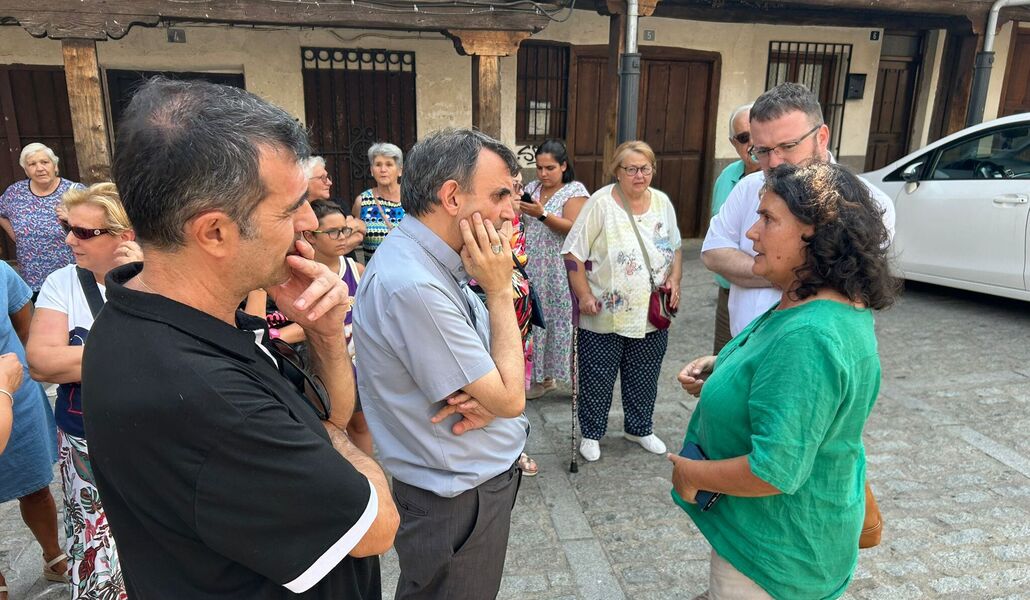 Brotóns visita El Torno y a Jerte junto a la alcaldesa, Felisa Cepeda. Foto: Diócesis de Plasencia.