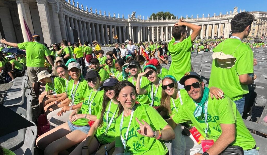 Los jóvenes de la parroquia en el Jubileo para ellos en Roma