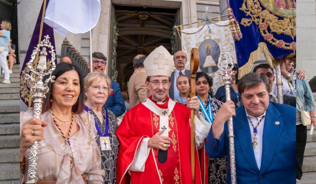 Cobo llamó a la piedad popular «tesoro que tanto embellece la Iglesia»