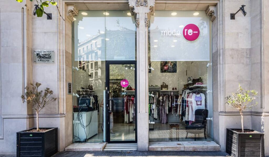 Una de las tiendas de Moda-re.