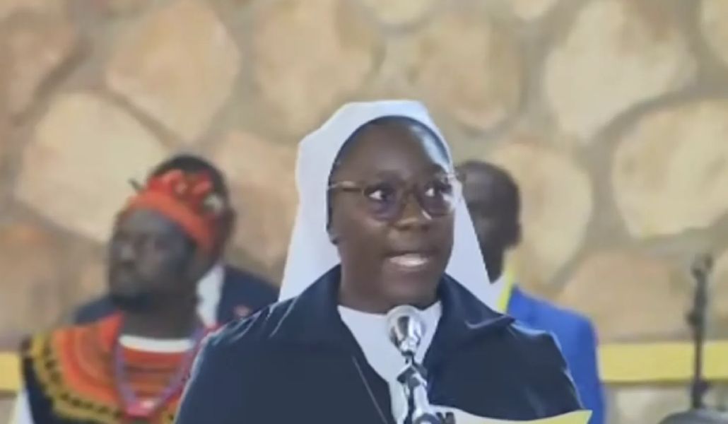 La hermana Carine ha contado su testimonio en Bamenda, Camerún, durante un acto por la paz presidido por León XIV.