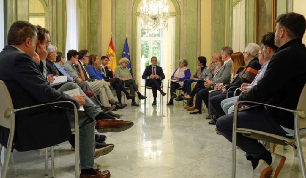 El ministro reunido con algunas asociaciones.